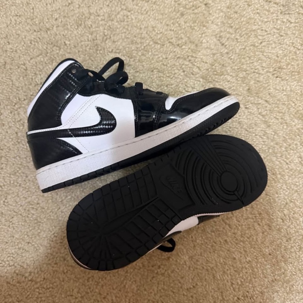 Nike air Jordan mid black/white